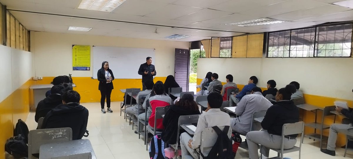 🌟 #Imbabura | El #CPCCS  inicia un nuevo proceso de capacitación en Transparencia y Lucha Contra la Corrupción, dirigido a estudiantes de 3° de bachillerato de la Unidad Educativa “17 de Julio” en Ibarra.
¡Fortalezcamos la ciudadanía activa! #ConsejoEnTerritorio