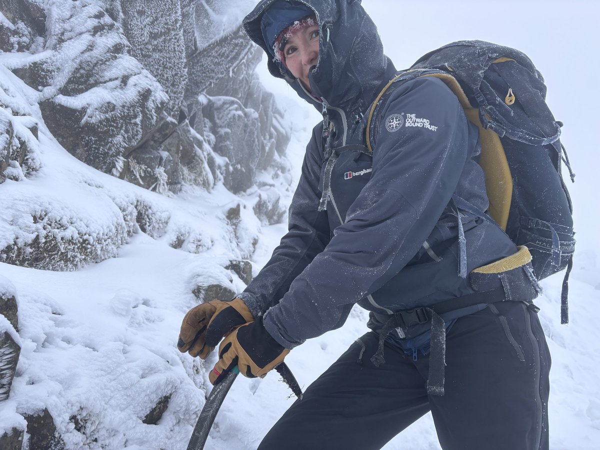 LakesWeather's tweet photo. From Red Tarn to Helvellyn summit 🏔️full winter conditions ❄️inc; navigating, clothing, crampons & ice axe ⛏️ all recommended in snow, ice and sub zero conditions 👍Jim
#OutwardBound
@lakedistrictnpa
@the_AMI https://t.co/MPBuDs2j2L