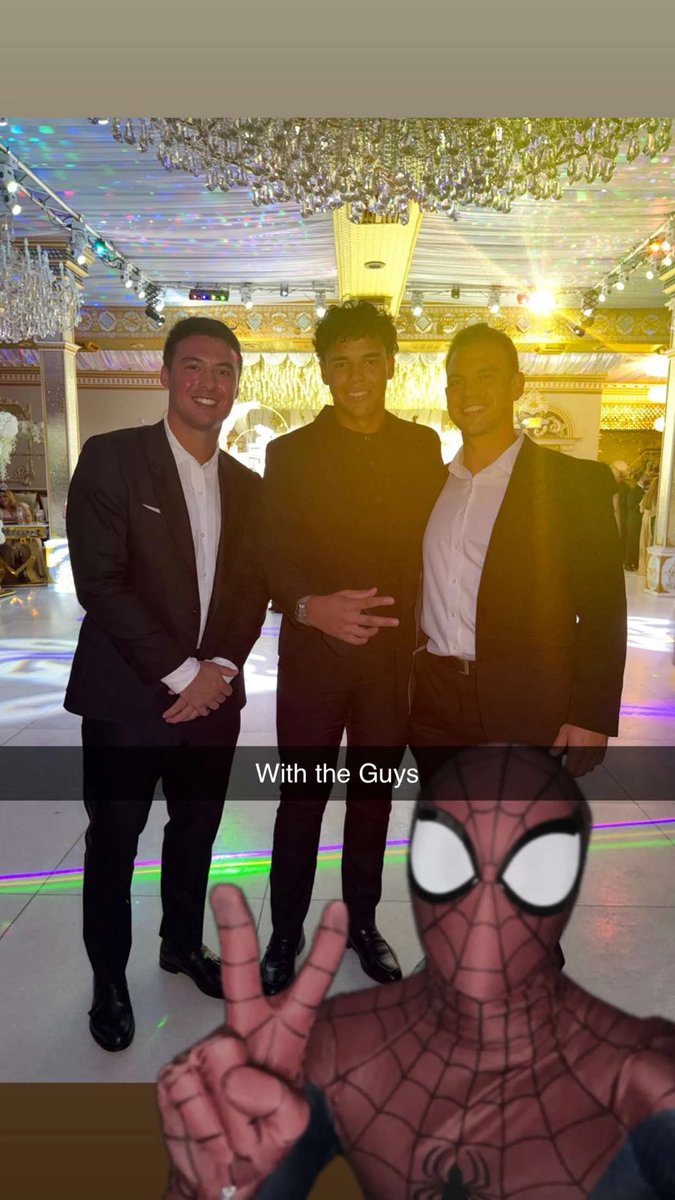 PAREDSTK tweet media