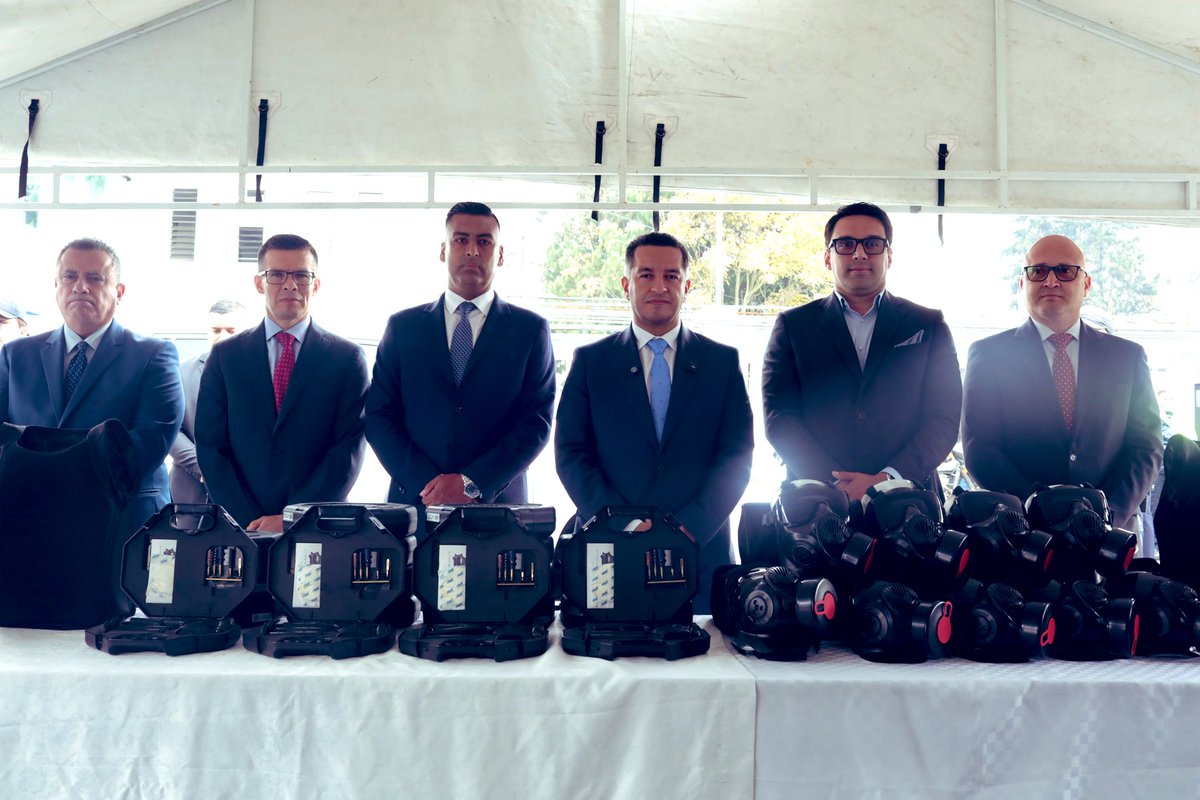 #BoletínMinJusticia | Gobierno del presidente <a href="/petrogustavo/">Gustavo Petro</a> entrega dotación por más de 16 mil millones de pesos para mejorar seguridad del personal penitenciario.

Consulte toda la información 🔗 minjusticia.gov.co/Sala-de-prensa…