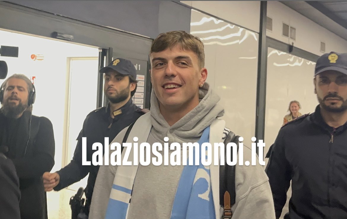 #Lazio, Daniel #Maldini è arrivato a Roma. Domani mattina le visite mediche.
<a href="/Laziosiamonoi/">LaLaziosiamonoi</a> 
<a href="/RadioLaziale/">Radio Laziale</a>