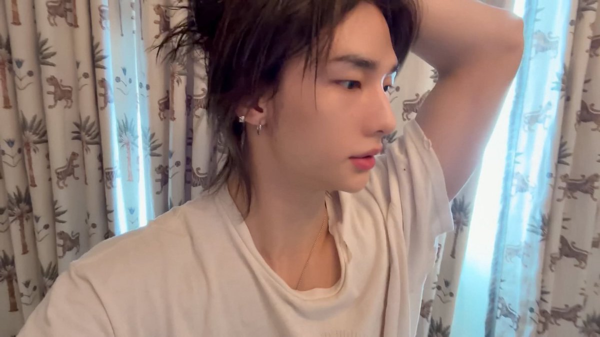 hhyunprint's tweet photo. MOTHER IS BACK https://t.co/qRAzG4sZf6