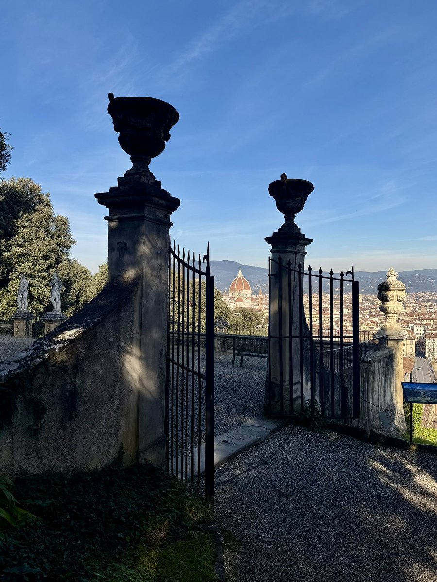 melindagallo's tweet photo. Basking in the Giardino Bardini while the sun lights up the garden. #Florence #Firenze

[Read more in my anecdote]
https://t.co/12Zu4rBj31 https://t.co/5fYtLJTvxv