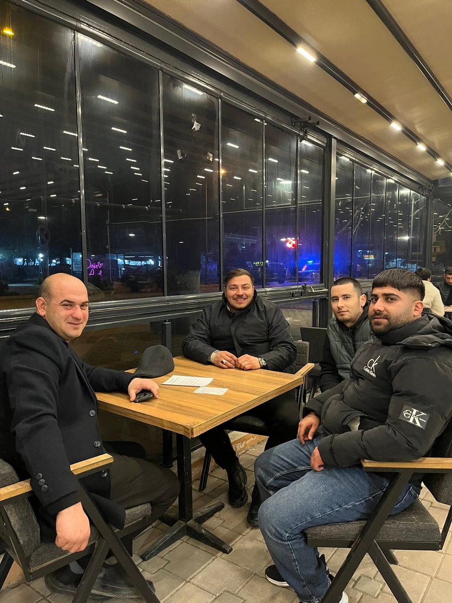 Yenipazar AK Gençlik Kolları olarak haftalık toplantımızı Salyongoz Cafe’de, sıcak çay ve kahve eşliğinde gerçekleştirdik.
Samimi bir ortamda istişare ettik, Yenipazar için çalışmaya devam ediyoruz ☕🤝