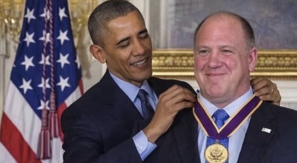 fogna_la's tweet image. Ecco, a destra e a sinistra,  il pericolosissimo nazifascista americano #TomHoman, sgherro inviato da #Trump per coordinare le azioni #Ice in #Minnesota: 
coraggio liberal &amp;amp; inclusivi d’Italia, scatenate l’inferno! 🤷‍♂️