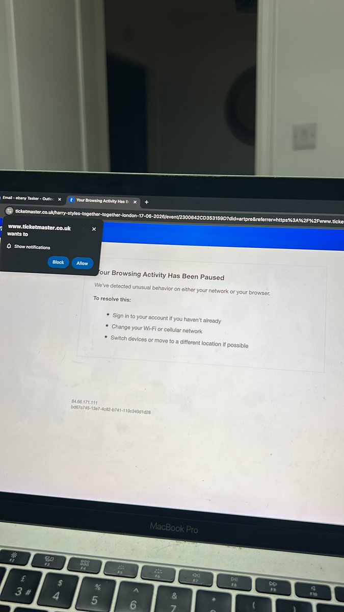 _ebanytasker's tweet photo. @TicketmasterUK I’ve not paid for a presale to not be able to access the presale?! It’s been like this since 2:30 and I’ve tried everything this says. https://t.co/8Iu3tsRCvP