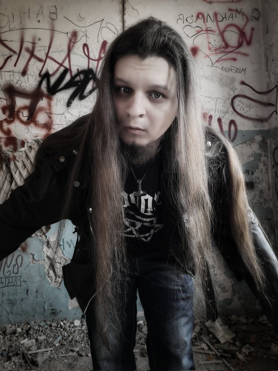 LRdcrow's tweet image. #rock #longhair