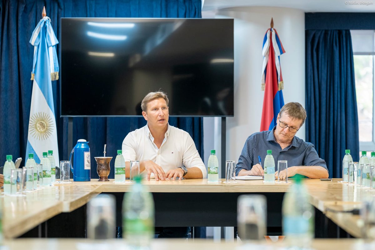 Legisladores convocados por <a href="/ing_sebamacias/">Sebastian H. Macias</a> analizaron la situación del precio de la hoja verde de yerba. 
Los libertarios afirman no haber recibido comunicación de la reunión