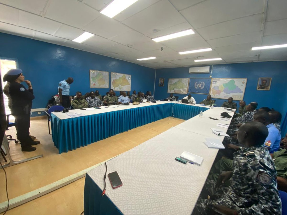 UNPOL_RCA's tweet photo. Ce matin,l’équipe de l’@UNPOL #MINUSCA en charge des enquêtes post-explosion a ouvert, 1 formation sur la gestion de la scène de crime après explosion (PBI) de niveau 1, à destination de 30 policiers&amp;gendarmes de #Ndele🇨🇫.Cette formation les aidera à mieux gérer ce type d’enquête https://t.co/ca1ASCrZJk