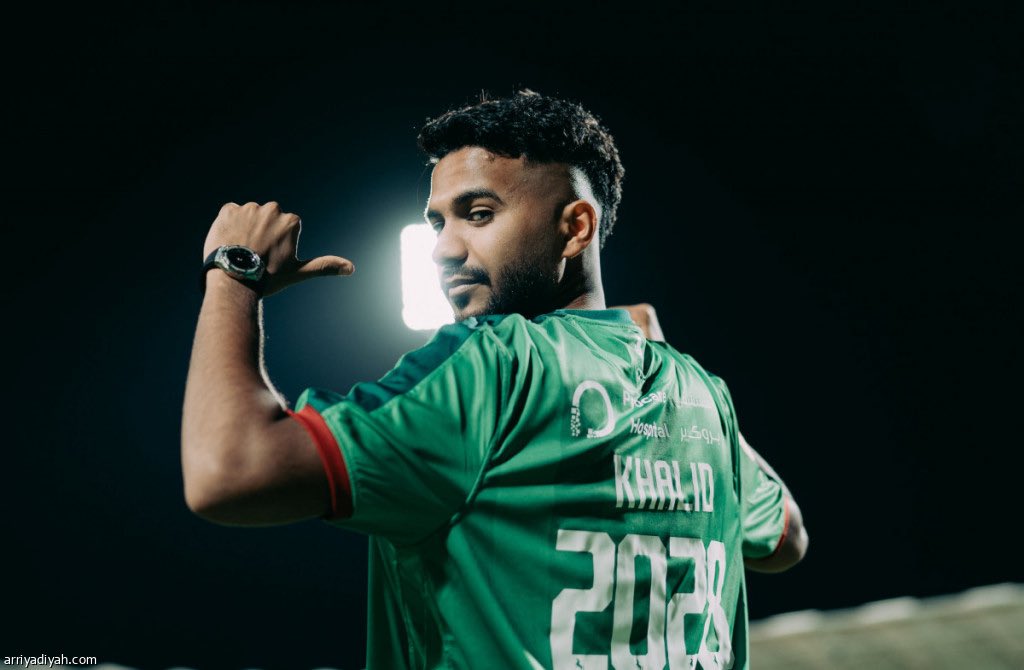 riadaa_rec's tweet image. ان يتم بيع عقد النجم #خالد_الغنام في منتصف 
الموسم والمدرب يعتمد عليه كلياً هذي مصيبه

ولكن ان يتم بيع عقده وانت لا تملك شهادة الكفاءة
المالية وبالتالي لايمكن ان يتم تعويضه فهذا جنوون

#الاتفاق