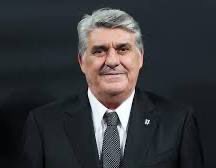 123 senelik Beşiktaş Jimnastik Kulübü tarihinin uzak ara en kötü başkanı olmaya hak kazandınız. 

Çebinin, aratın başkalık yaptığı yerde hemde. 

Tebrikler. Her baba yiğidin harcı değil…