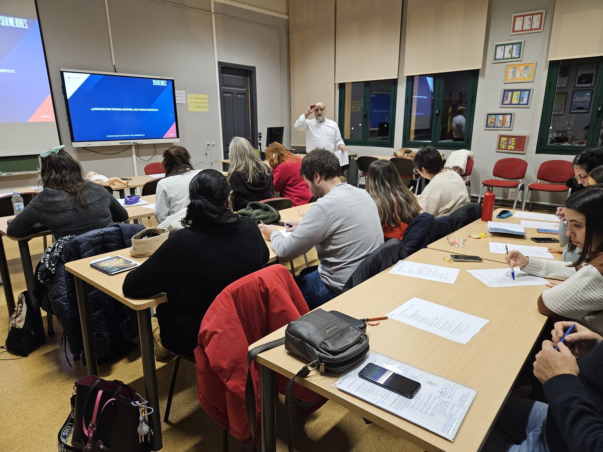 Tercera parte del curso: "Primeros auxilios en el entorno escolar", en colaboración con <a href="/CruzRojaBurgos/">Cruz Roja en Burgos</a> 

📍Convulsiones y lesiones por factores ambientales.
🦴 Traumatismos 
🗒Revisión de conceptos

#formaciónCyL