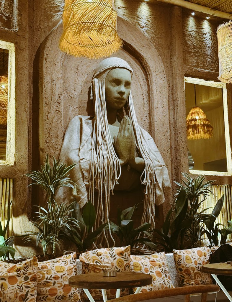 İnsan yalnızca kendini değiştirebilir ve en görkemli devrim budur👌