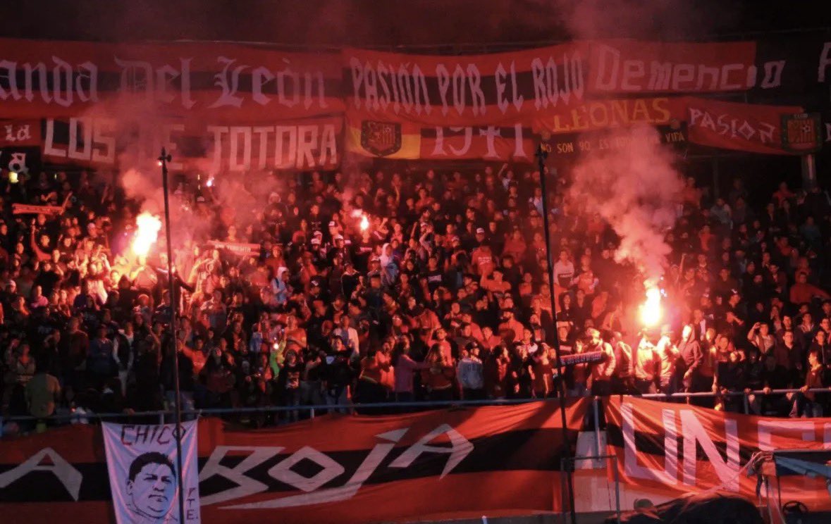 danord_22's tweet photo. 🔋🔴⚫️ | El Deportivo Cuenca ya cuenta actualmente con 2015 abonos vendidos. 

❌ Aún no se ha concretado de qué manera homenajear a Raúl “El negro” Becerra. 

✅ Las tres camisetas del 2026 ya están inscritas para la Conmebol Sudamericana. https://t.co/djzQetLscz