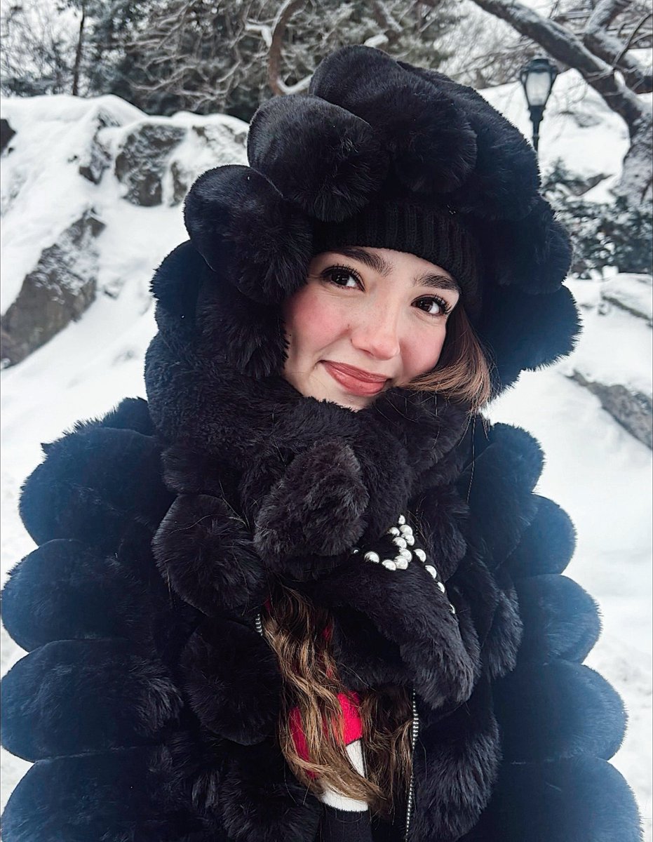 nextokidr4uhl's tweet image. lo tierna que es ☃️🤍