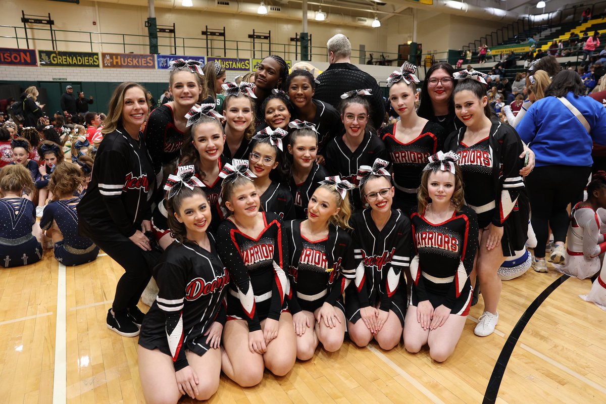 Deerfield_Cheer's tweet photo. Finishing up our first competition season at Fremd! #DCT https://t.co/ZP5jEVdLa5