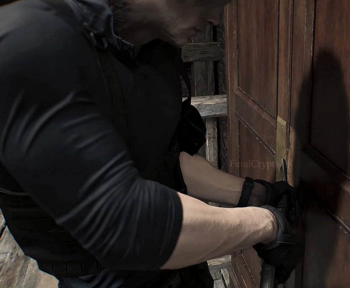 My hands are right here if you need a bra, Leon 😇 #LeonKennedy