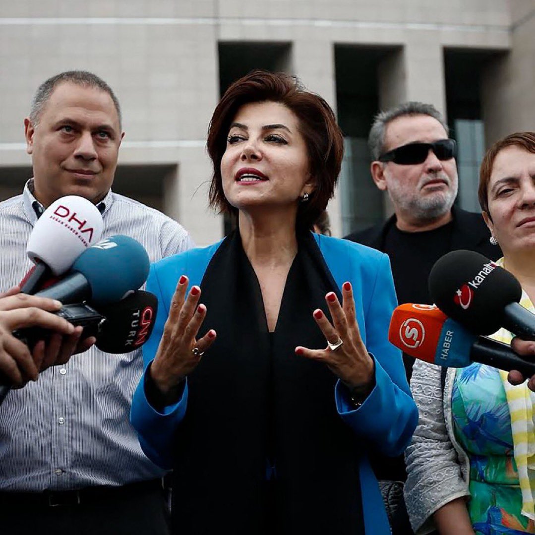 🔴 #SONDAKİKA

▪️Gazeteci Sedef Kabaş, gözaltına alındı.