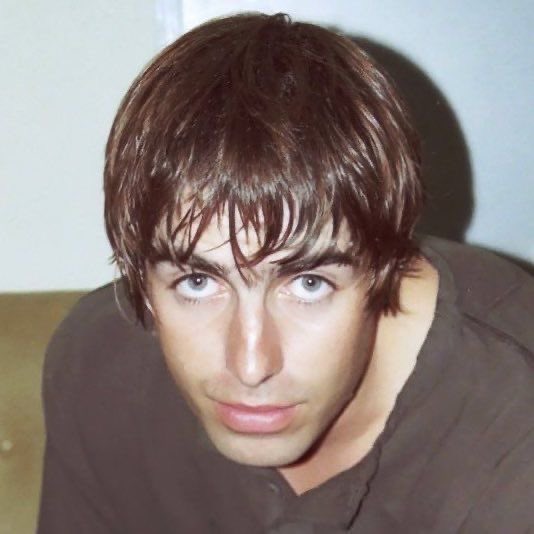 brainraut's tweet image. wyd when he looks at u like this