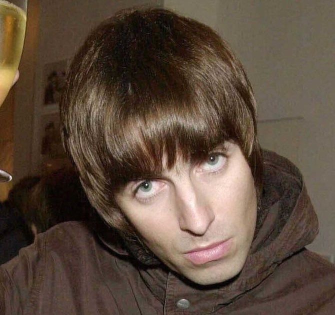 brainraut's tweet image. wyd when he looks at u like this