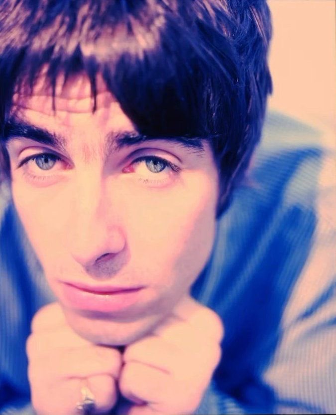 brainraut's tweet image. wyd when he looks at u like this