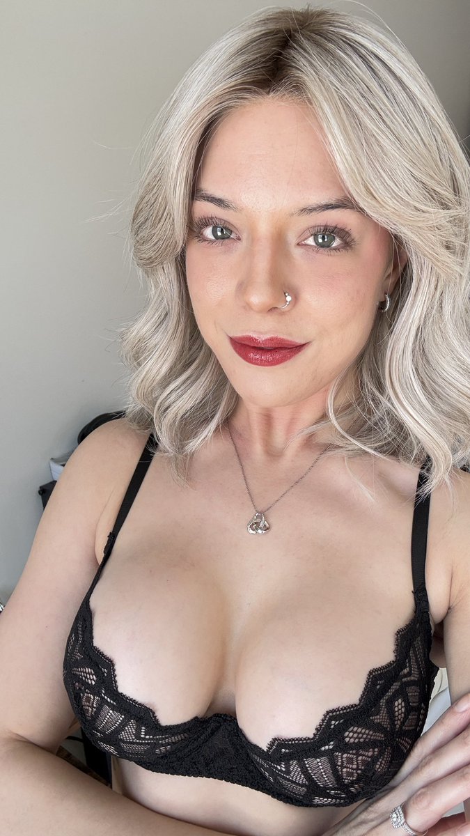 Lana Analise tweet media