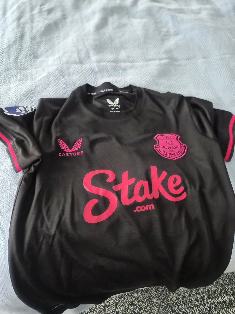 b0wseytoffeetit's tweet photo. What impeccable timing..... #UTFT #NewHomeKit #StillFuckingBlue #Skiliman #JargosaurusRex #DHGateDas https://t.co/xeFxUtdtdX
