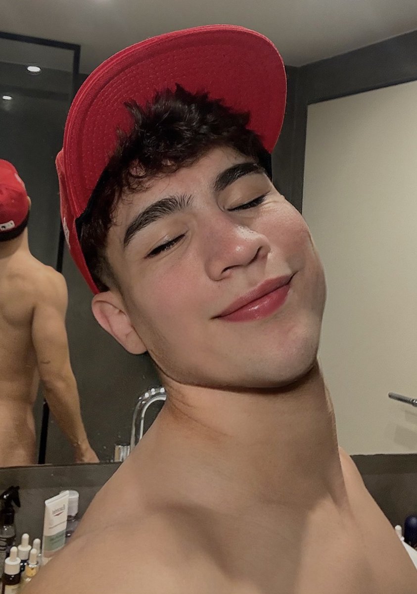 Falconeexx 🐣 tweet media