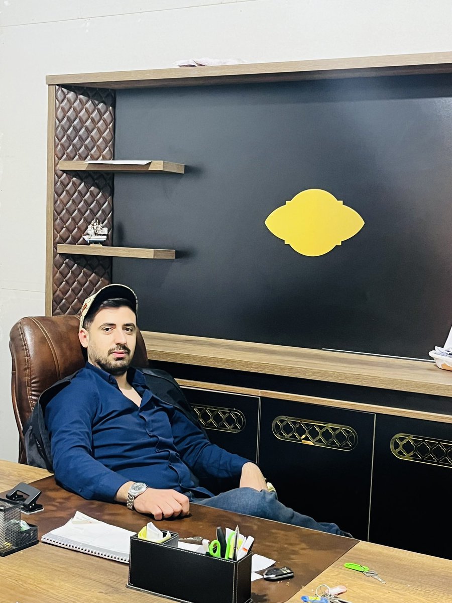 ASonbayram's tweet photo. Paranın kokusu 
Ve Silahın Sesi,
İnsanları Daima Dize Getirir… https://t.co/hHF2F5jh67