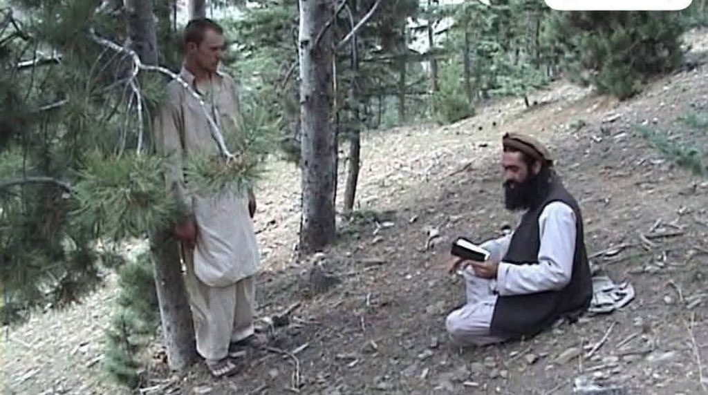 النسوية الشرمو&amp;طة عايزة سيدها الغربى يحتل بلد مسلم ويقتل اهله عشان حكومة البلد ده اتخذت قرار فى بلدها عادى ، احب ابشرك يا شرمو&amp;طة ، اسيادك الامريكان مش هيتجرأو يدخلو أفغانستان تانى بعد اللى حصل فيهم اخر مرة ، فضلو 20 سنة بيحاولوا يحققو اهدافهم وفى الاخر المجاهدين فشخوهم وردعوهم