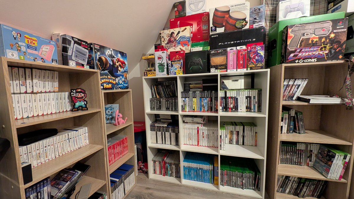 Notre collection Jeux vidéo début 2026 !

On va voir ce que ça va donner en fin d'année !

Certes, compétiteur dans l'âme quand j'ai l'envie, mais la collection... C'est bien d'avoir cette vue tous les jours ❤️