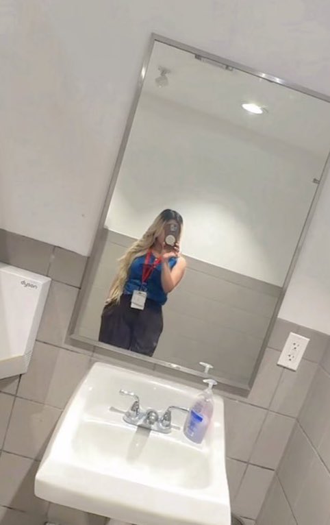 jessbbyyyxo's tweet photo. The vibe is luxury, the mindset is hustle 🩵🤑 #workoutfits 💼 https://t.co/dmapNxHdHC