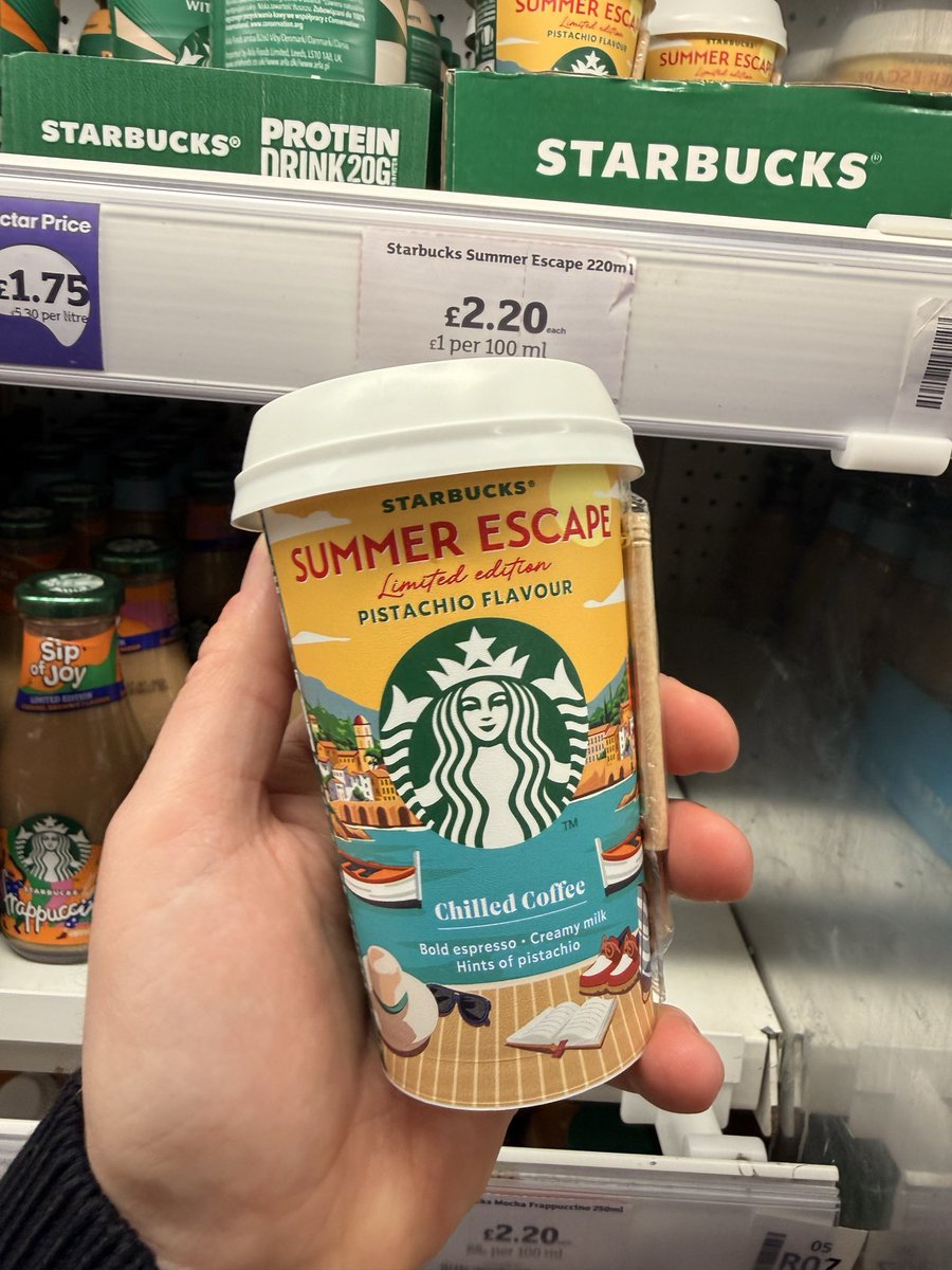 All_Things_New_'s tweet image. Pistachio Summer Escape! ☀️💚 At Starbucks @StarbucksUK #starbucks #pistachio #summer #coffee #wellthisisnew