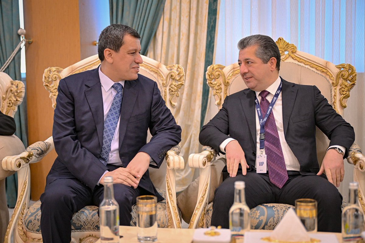 DrewsMemedd's tweet image. QSD Komutanı @MazloumAbdi  ile Güney Kürdistan başbakanı @masrourbarzani  telefon ile konuştu.

Mazlum Abdi ile Mesrur Barzani çetelerin Rojava'ya saldırısını, DAIŞ tutuklularının Irak'a transferi ve farklı konuları konuştular.

Mazlum Abdi bu zorlu koşullarda, Rojava'ya…