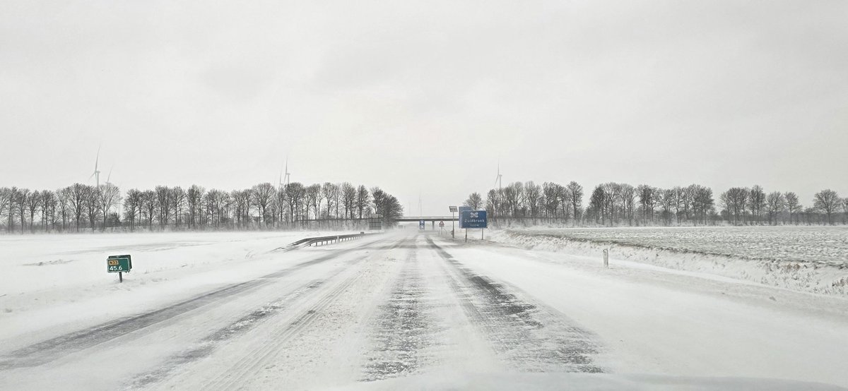 Nieuw pak sneeuw onderweg, in Groningen valt mogelijk 10 centimeter #Winter #Sneeuw #Gladheid 

Het hele bericht is te vinden via onderstaande links...

denniegaasendam.nl/regionaal/nieu…

facebook.com/DennieGaasenda…