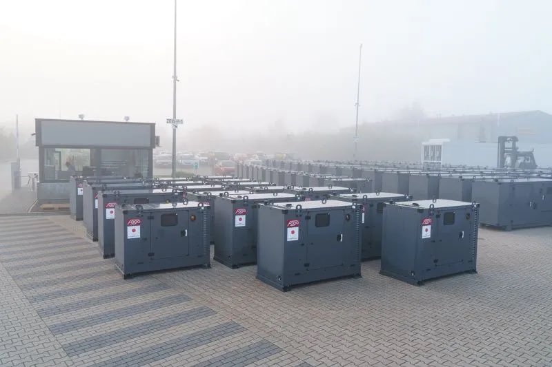 front_ukrainian's tweet photo. ❗️🇯🇵Japan has delivered a large batch of generators to 🇺🇦Ukraine https://t.co/aQZFmUEKAn