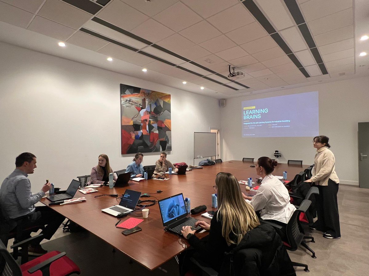 Hoy hemos celebrado la primera reunión transnacional de #LearningBrains un proyecto #ErasmusPlus en el que vamos a aprender un montón de cosas sobre el uso de la #IA en el #sectormetal #FVEM