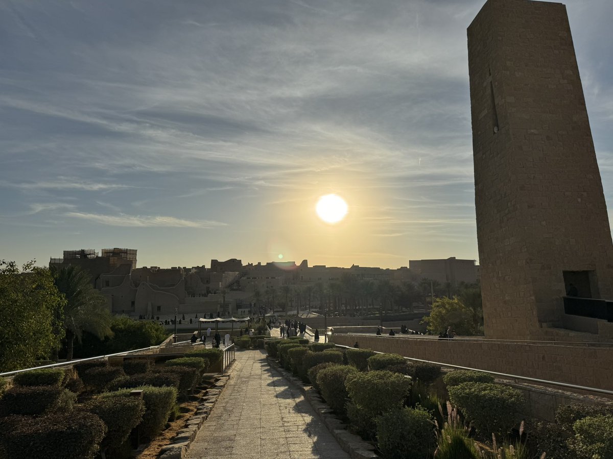 العوجا للعرب درع وحزام …. حصننا الي نحتمي به

قلعة شامخة في تاريخ الإسلام …. دارنا وعزوتنا الي نعتزي به

#السعوديه_العظمى