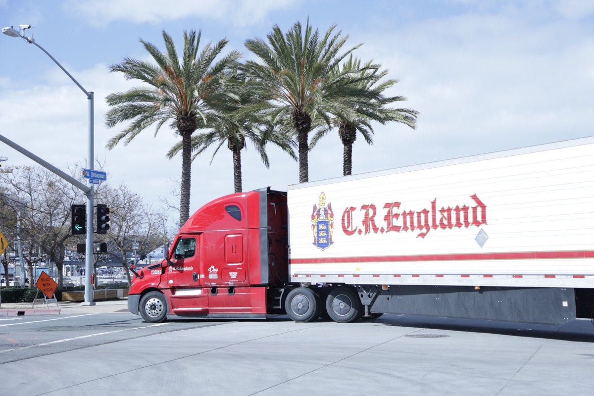 CREngland's tweet image. Missing the sunny weather here at Headquarters! Drivers- what is your favorite place you've hauled to with us? Let us know in the comments!💯🚚
#CREngland #TruckingCompany #Drivers #Trucking #RedTrucks