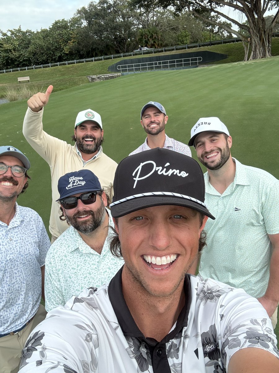 Grant Horvat tweet media