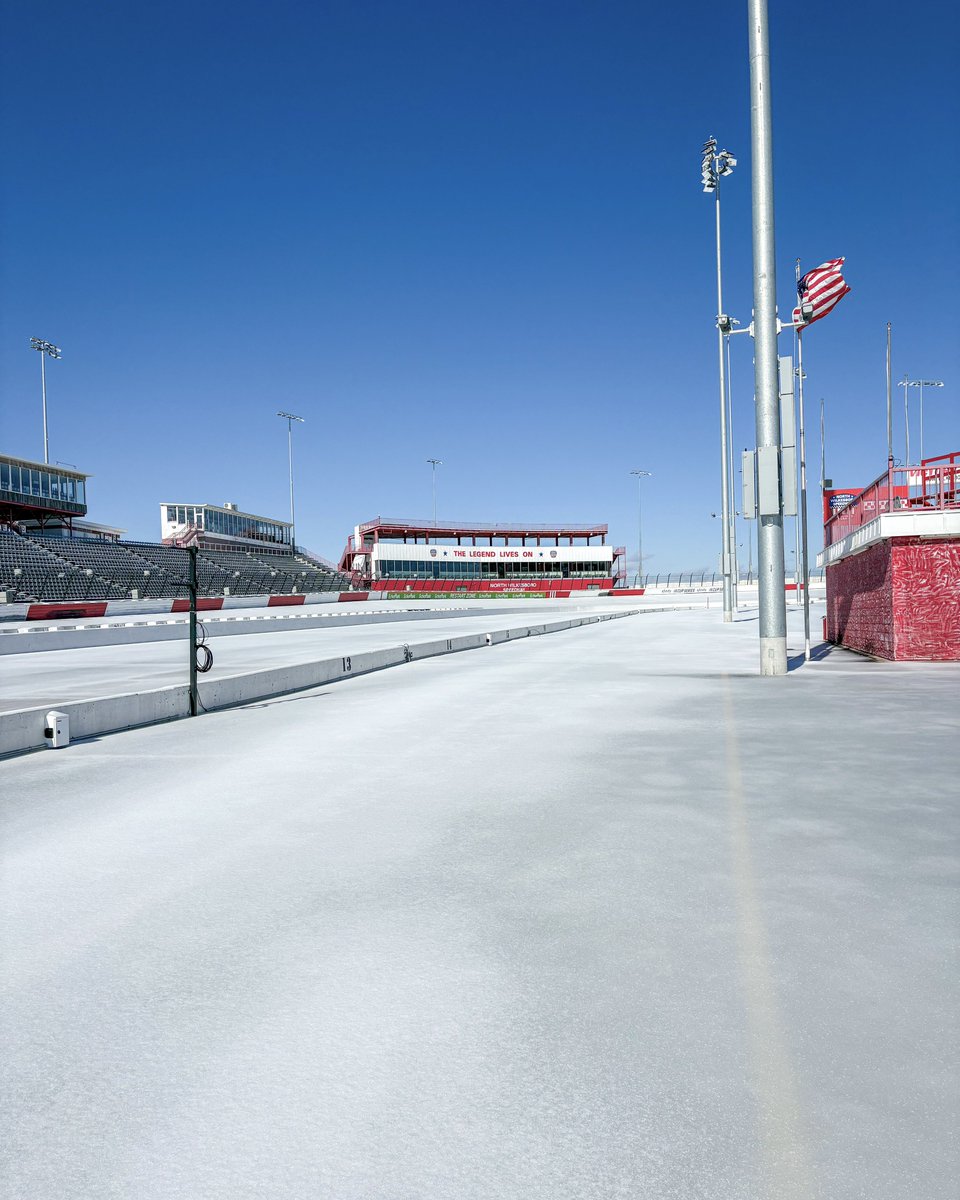 REPOST if you want to see a snow race. ❄️