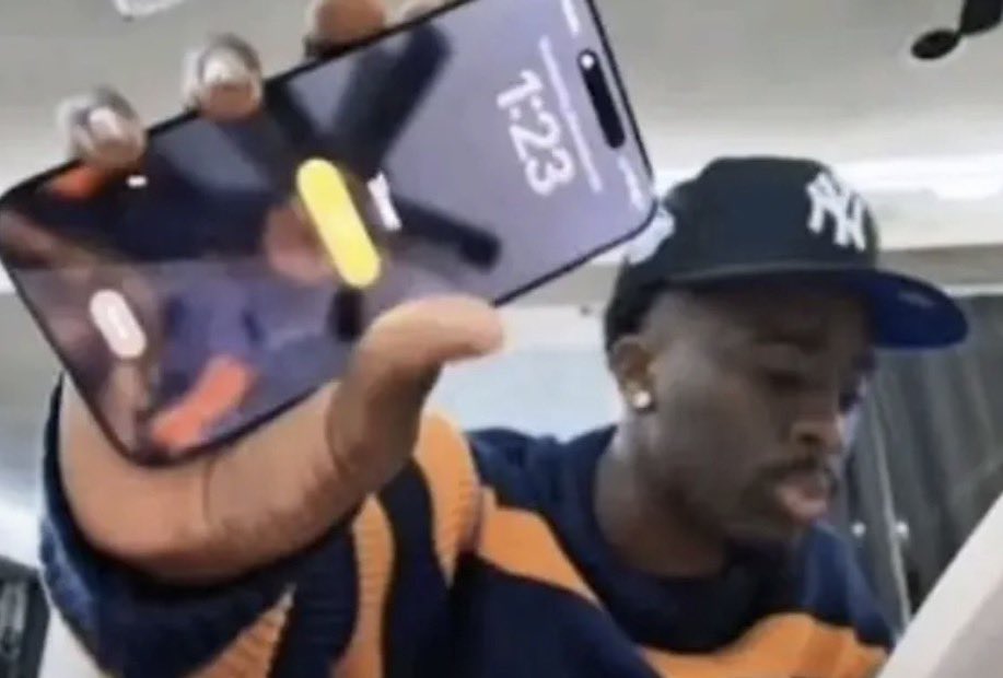 aroyagain's tweet image. Saka gegenpress on my TL still going on a full 24 hours later