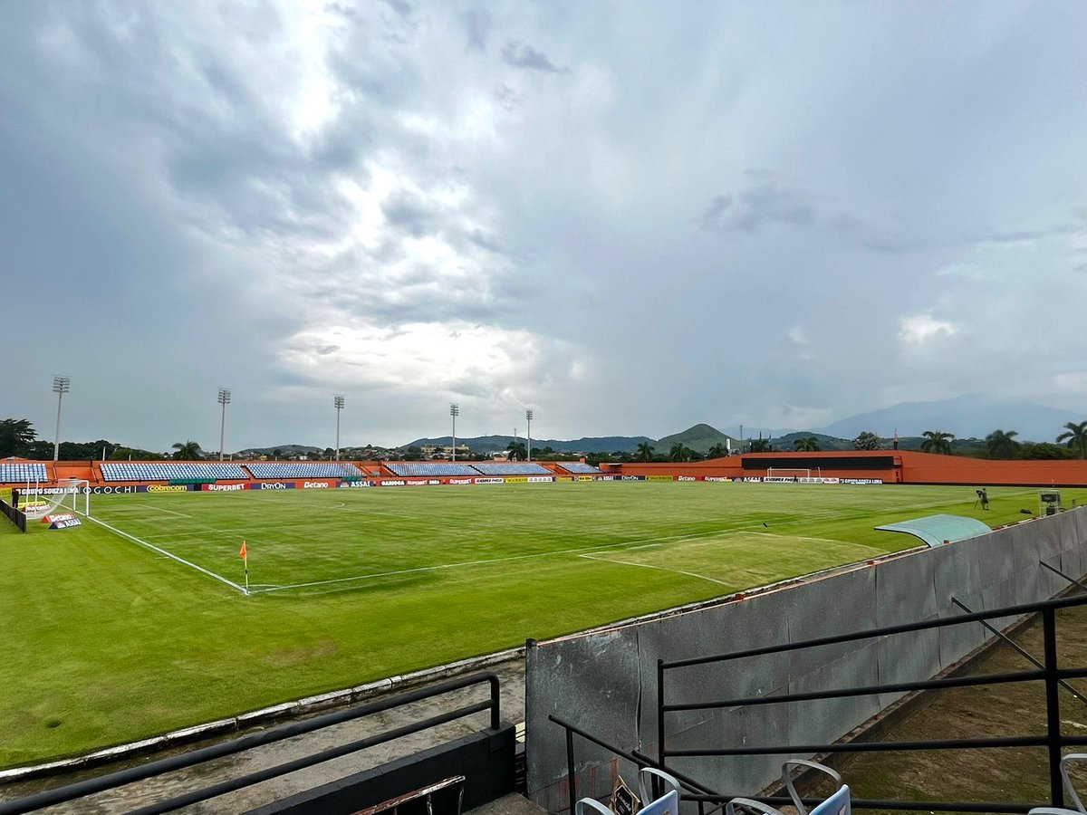 VoltacoFC's tweet photo. HOJE, O PALCO DO CARIOCÃO É O LARANJÃO 🏟️⚽️

O Voltaço entra em campo para mais um desafio. ⚡️

#VRFC #Cariocão2026 https://t.co/RTGqR02g7t