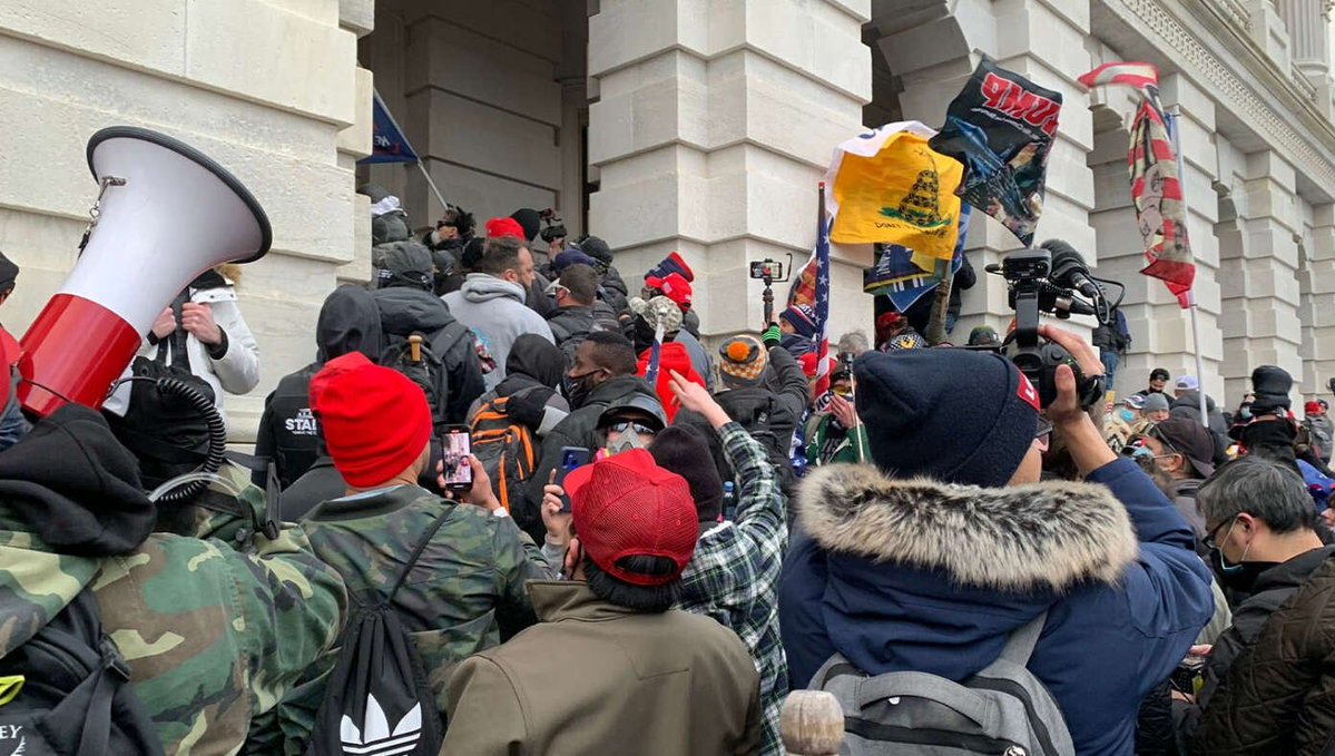 TheBabylonBee's tweet image. J6ers Wishing They Had Thought Of Branding Themselves 'Legal Observers' buff.ly/0yPiSKj