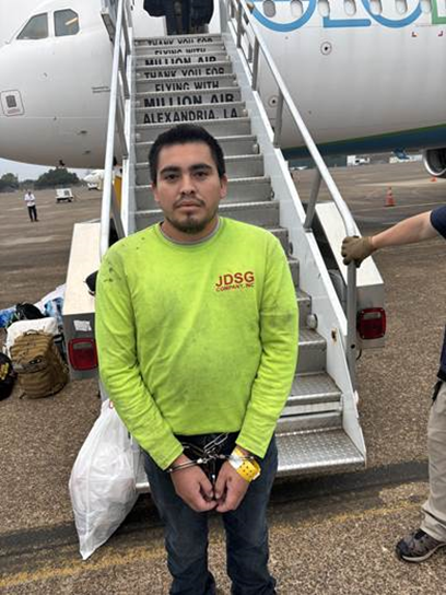 ICEgov's tweet image. MS-13 GANG MEMBER REMOVED 

ICE New Orleans recently removed Jose Gilberto Avila-Vasquez, an illegal alien and confirmed MS-13 gang member from El Salvador.