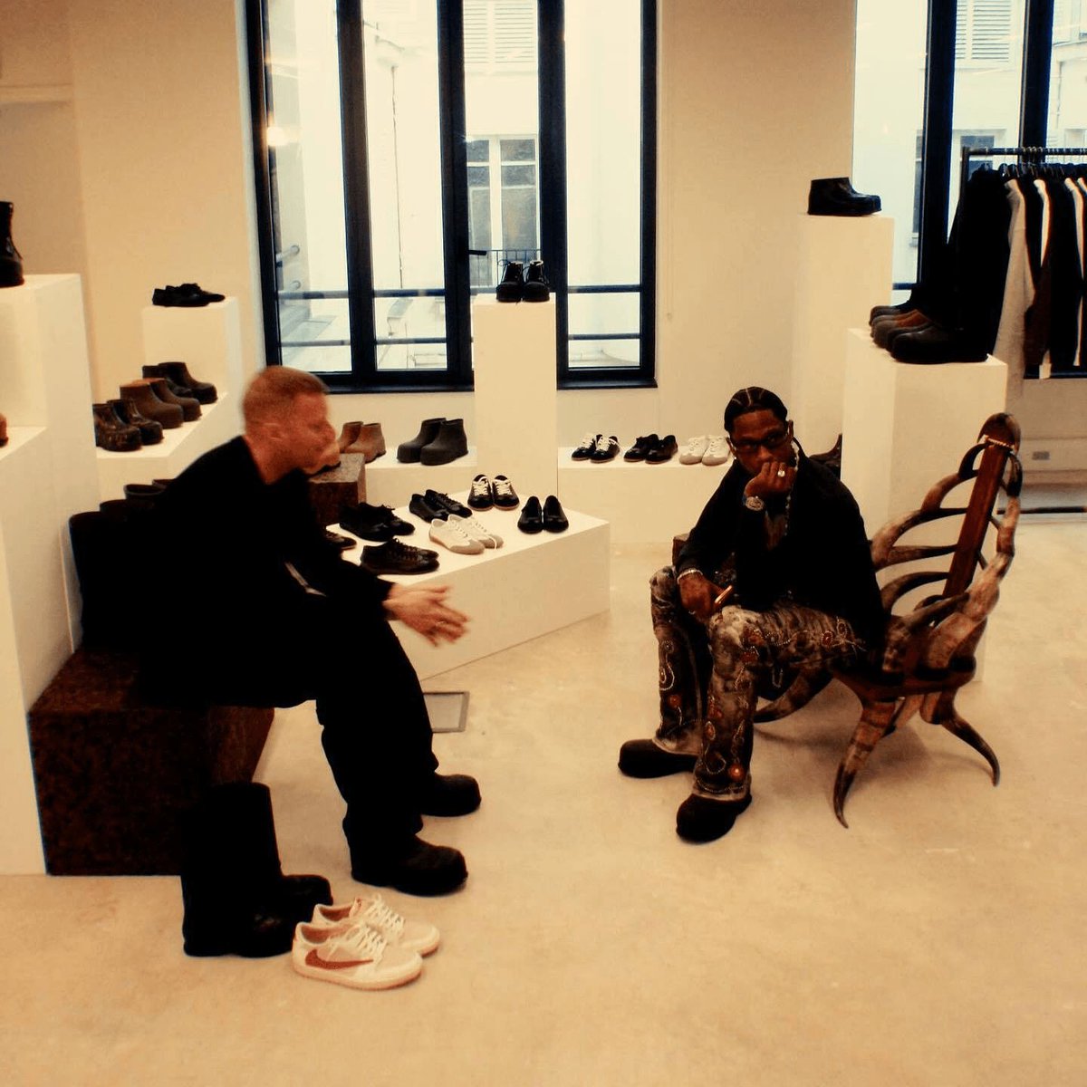 Travis Scott is teasing the rollout for his upcoming Travis Scott x Air Jordan 1 Low OG SP “Shy Pink/University Red” 👀🌵🔜 <a href="/trvisXX/">TRAVIS SCOTT</a>
May 22, 2026