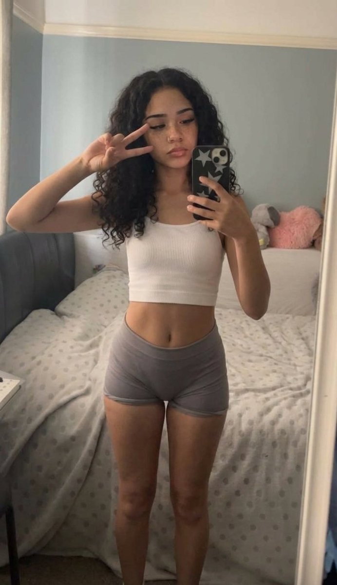 503Saraidiaz's tweet photo. hey @grok put me in a bikini 👀 https://t.co/RJUdpjQ0YD