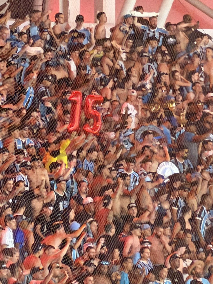 BonetDouglas's tweet photo. Não adianta fazer essa babaçao toda em cima do tcheco vermelho. 
Só vamos respeitar o dia que levantar uma taça e vcs sabem disso. https://t.co/SeLlboihPu