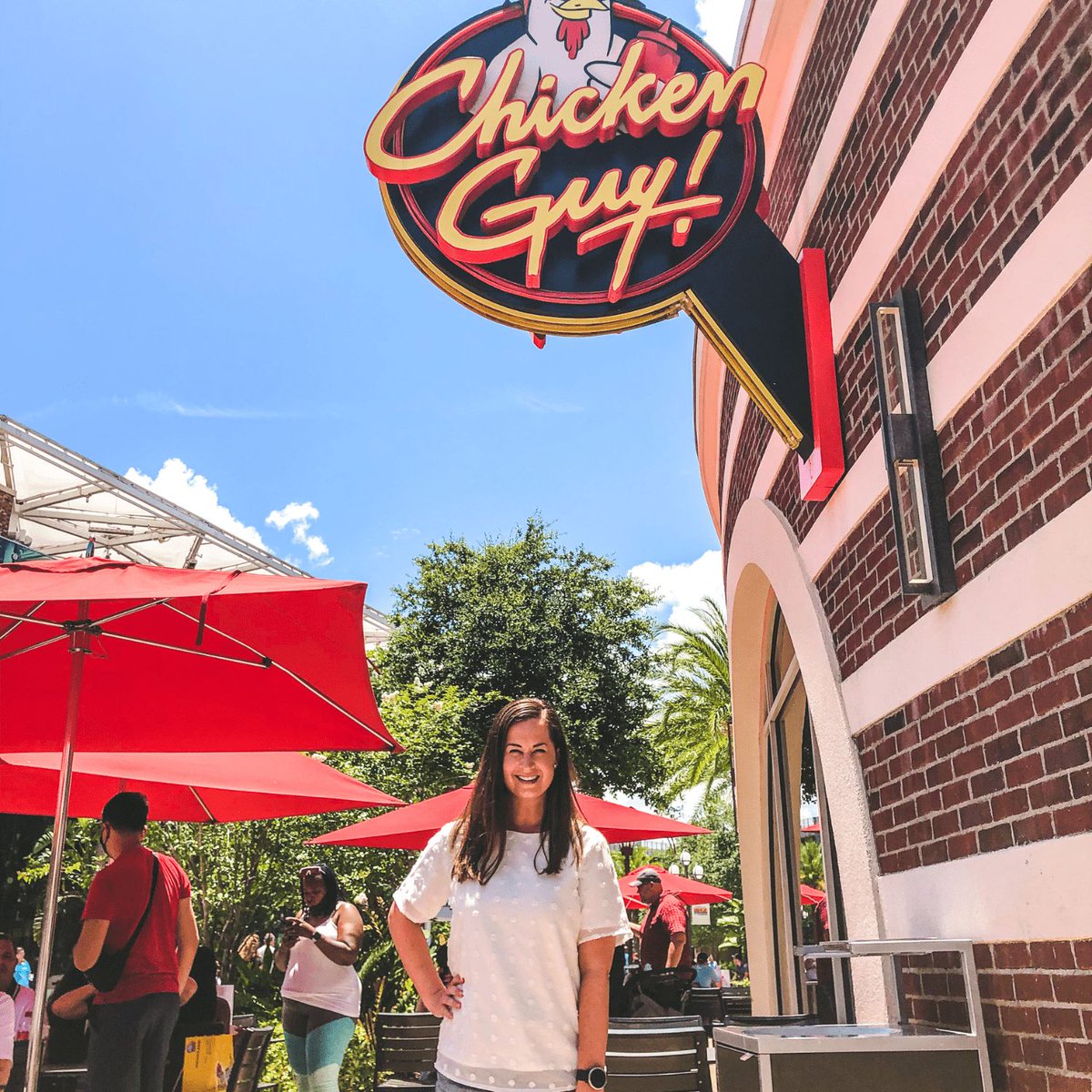 Hey foodies! Craving some delicious chicken tenders and sauces? Head to Chicken Guy! at Disney Springs for some seriously mouthwatering eats. You won't be disappointed! devinefairytale.com/chicken-guy-di…