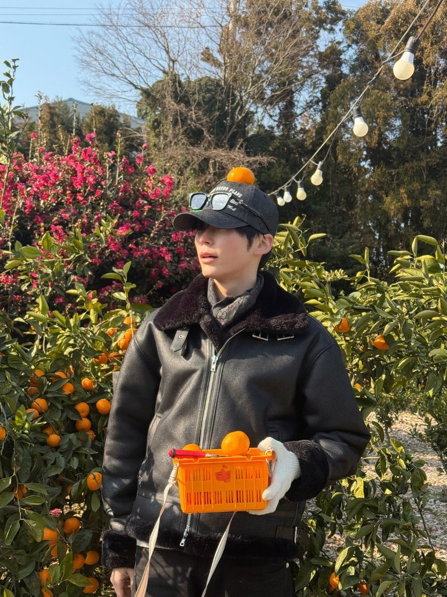 hbincom's tweet image. 가족여행가서 애교부리는 사진 찍어온 성한빈 ㅈㄴ 아이돌 ㅜㅜ